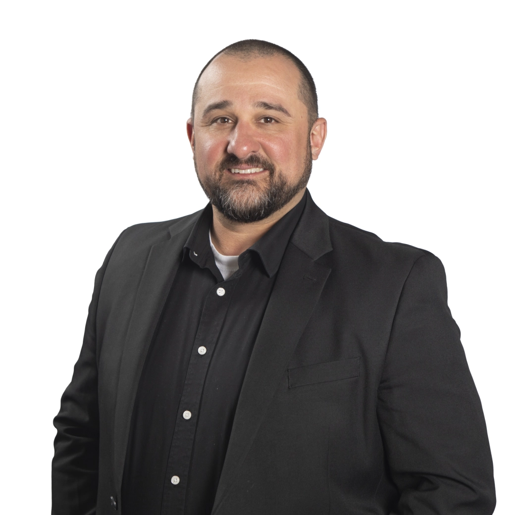 https://assets.envisionsuccess.net/images/people/Jason-Albuquerque-1.jpg